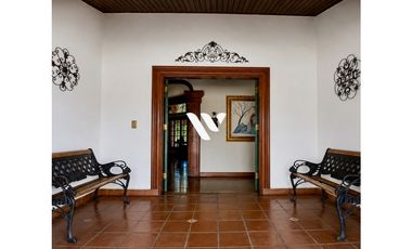 SE VENDE EXCLUSIVA RESIDENCIA EN URB. LAS PERLAS - DAVID, CHIRIQU
