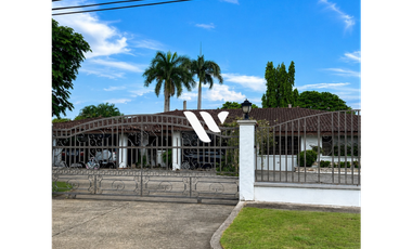 SE VENDE EXCLUSIVA RESIDENCIA EN URB. LAS PERLAS - DAVID, CHIRIQU