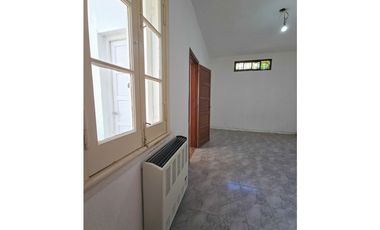 Departamento PH 3 amb. con patio - Rivadavia y Dorrego