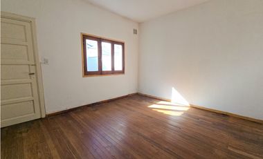 Departamento PH 3 amb. con patio - Rivadavia y Dorrego