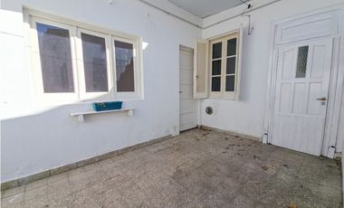 Departamento PH 3 amb. con patio - Rivadavia y Dorrego