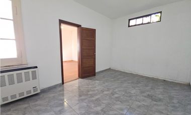 Departamento PH 3 amb. con patio - Rivadavia y Dorrego