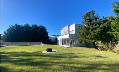 Casa lote 334 Golf II Costa Esmeralda fondo cancha
