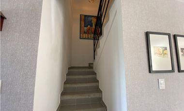SE VENDE ESPECTACULAR CASA EN CONJUNTO CERRADO CERCA A LA TEBAIDA