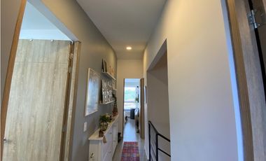 SE VENDE ESPECTACULAR CASA EN CONJUNTO CERRADO CERCA A LA TEBAIDA