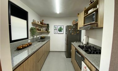SE VENDE ESPECTACULAR CASA EN CONJUNTO CERRADO CERCA A LA TEBAIDA