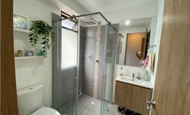SE VENDE ESPECTACULAR CASA EN CONJUNTO CERRADO CERCA A LA TEBAIDA
