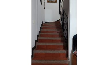 ESPECTACULAR CASA EN VENTA UBICADA EN ZONA CÉNTRICA DE ARMENIA