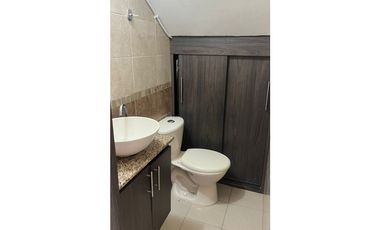 Arriendo Casa 2 Niveles en el Barrio El Ingenio, Cali