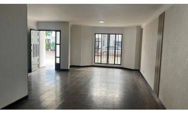 Arriendo Casa 2 Niveles en el Barrio El Ingenio, Cali
