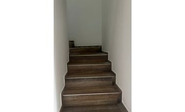 Arriendo Casa 2 Niveles en el Barrio El Ingenio, Cali