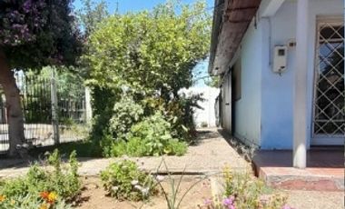 CASA DE 1 PISO GRAN TERRENO 4D 1B 6 ESTC