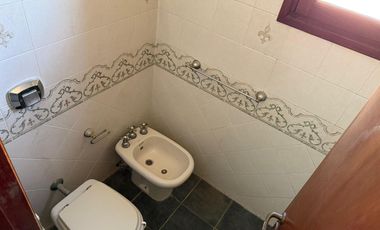 VENTA CASA 4 DORMITORIOS PILETA CLIMATIZADA PILAR