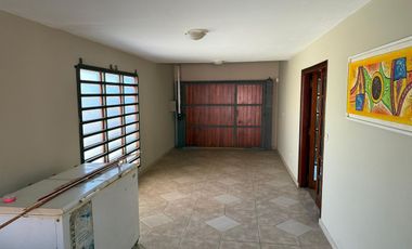 VENTA CASA 4 DORMITORIOS PILETA CLIMATIZADA PILAR