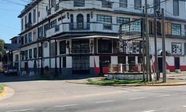 ALQUILER EDIFICIO ESQUINA  EZEIZA PB Y DOS PISOS