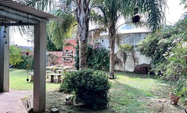 CASA EN VENTA LOBOS 3 DORMITORIOS PARQUE COCHERA