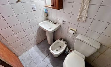 CASA EN VENTA LOBOS 3 DORMITORIOS PARQUE COCHERA