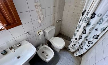 CASA EN VENTA LOBOS 3 DORMITORIOS PARQUE COCHERA