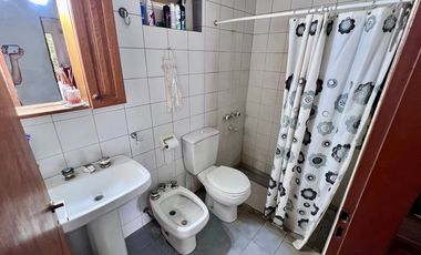 CASA EN VENTA LOBOS 3 DORMITORIOS PARQUE COCHERA