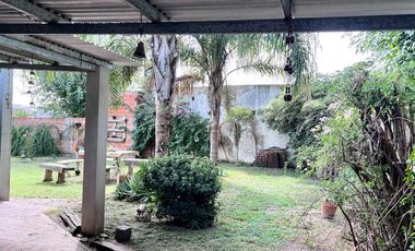 CASA EN VENTA LOBOS 3 DORMITORIOS PARQUE COCHERA