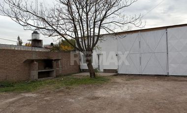 ALQUILER Galpon 200 m2 con 2 oficinas y recepcion.