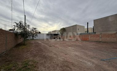 ALQUILER Galpon 200 m2 con 2 oficinas y recepcion.