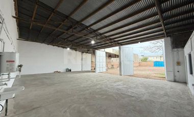 ALQUILER Galpon 200 m2 con 2 oficinas y recepcion.