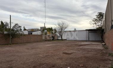 ALQUILER Galpon 200 m2 con 2 oficinas y recepcion.