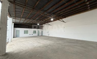 ALQUILER Galpon 200 m2 con 2 oficinas y recepcion.