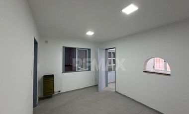 ALQUILER Galpon 200 m2 con 2 oficinas y recepcion.