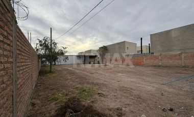 ALQUILER Galpon 200 m2 con 2 oficinas y recepcion.
