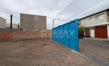ALQUILER Galpon 200 m2 con 2 oficinas y recepcion.