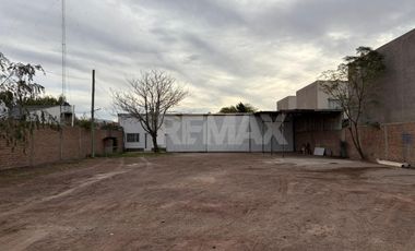 ALQUILER Galpon 200 m2 con 2 oficinas y recepcion.