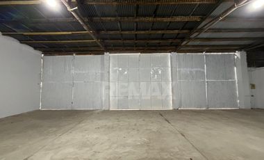 ALQUILER Galpon 200 m2 con 2 oficinas y recepcion.