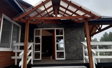 HERMOSA CASA EN CONDOMINIO LAS LOMAS DE CHUCAUCO