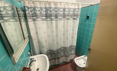 VENTA CASA 4 AMBIENTES BERAZATEGUI CON COCHERA