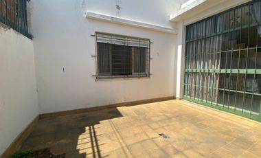 VENTA CASA 4 AMBIENTES BERAZATEGUI CON COCHERA