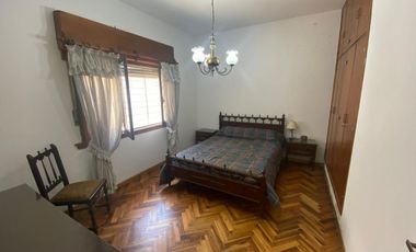 VENTA CASA 4 AMBIENTES BERAZATEGUI CON COCHERA