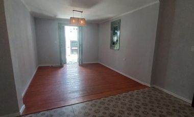 Interno sobre Peatonal, 2 Dorm, 2 baños y patio