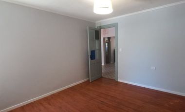 Interno sobre Peatonal, 2 Dorm, 2 baños y patio