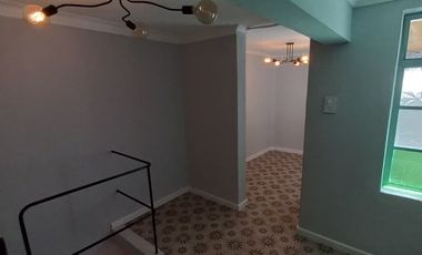 Interno sobre Peatonal, 2 Dorm, 2 baños y patio