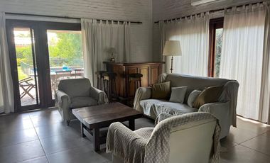 Alquiler casa 5 amb. amueblada village golf.