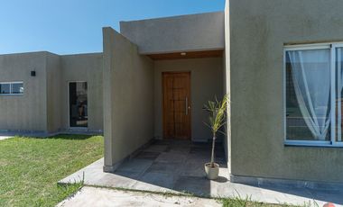 CASA 4 AMBIENTES EN VENTA SAN SEBASTIAN
