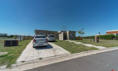 CASA 4 AMBIENTES EN VENTA SAN SEBASTIAN