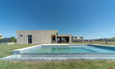 CASA 4 AMBIENTES EN VENTA SAN SEBASTIAN