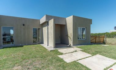 CASA 4 AMBIENTES EN VENTA SAN SEBASTIAN