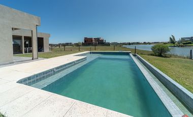 CASA 4 AMBIENTES EN VENTA SAN SEBASTIAN