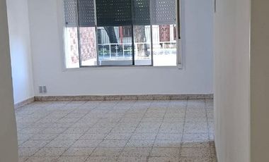 Alquiler casa amplia en Esperanza- Barrio Este