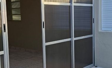 Alquiler casa amplia en Esperanza- Barrio Este