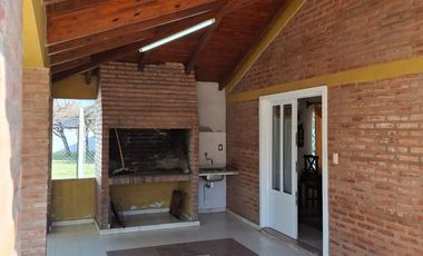 VENTA DE 2 CABAÑAS AMOBLADAS CON PILETA EN CAYASTA